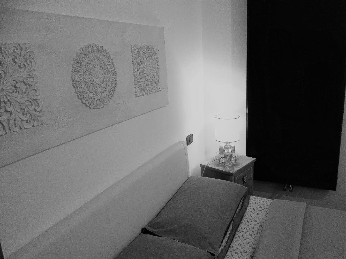 سرمونيتا B&B Stazione Latina المظهر الخارجي الصورة