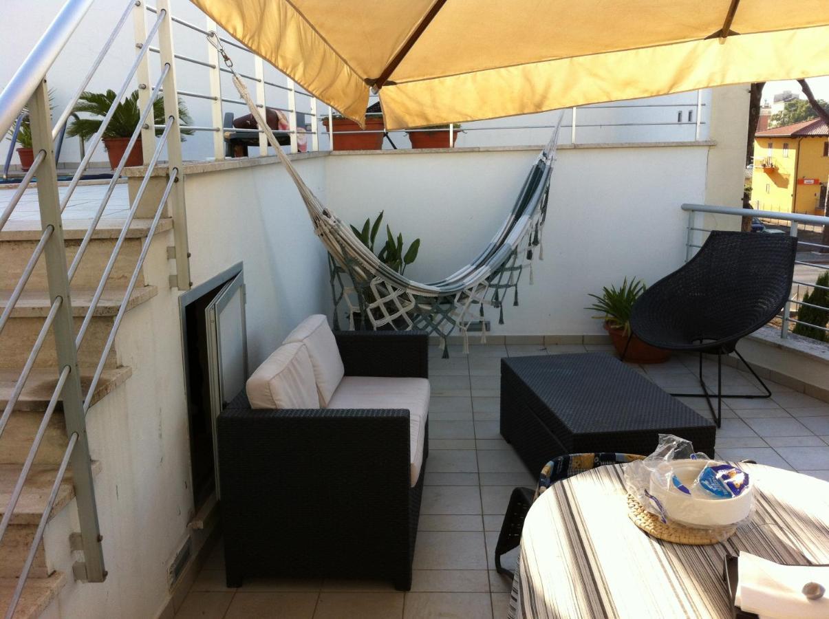 سرمونيتا B&B Stazione Latina المظهر الخارجي الصورة